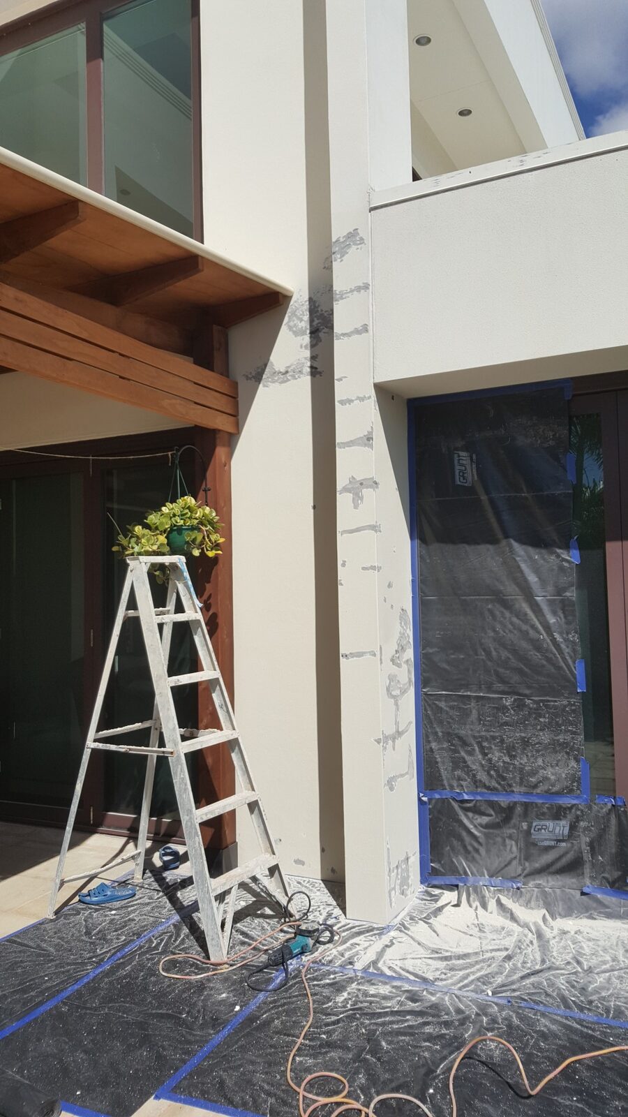 Cracks in render — causes and fixes